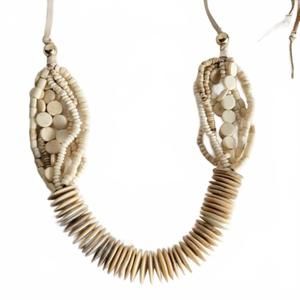 NEW BISJOUX women's handmade bold beaded bone necklace in cream